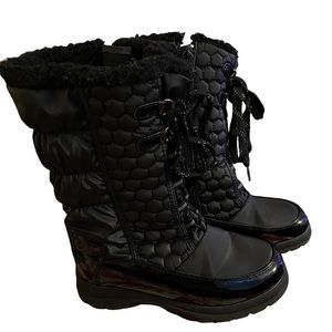 Totes Black snow and rain boots. Lace up “Katey” with zipper on side. Si…